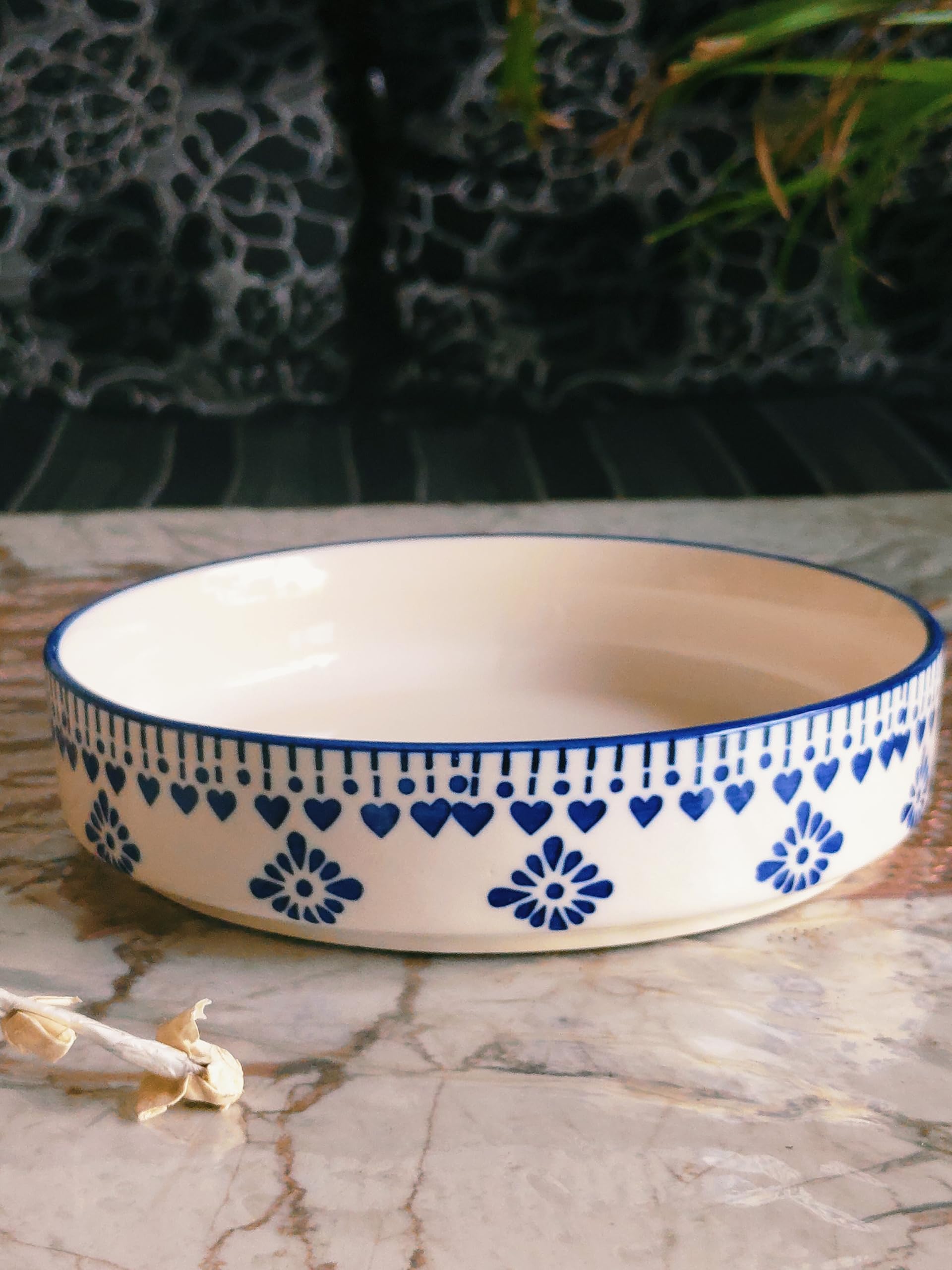 Blue leaf design salad bowl set of 1