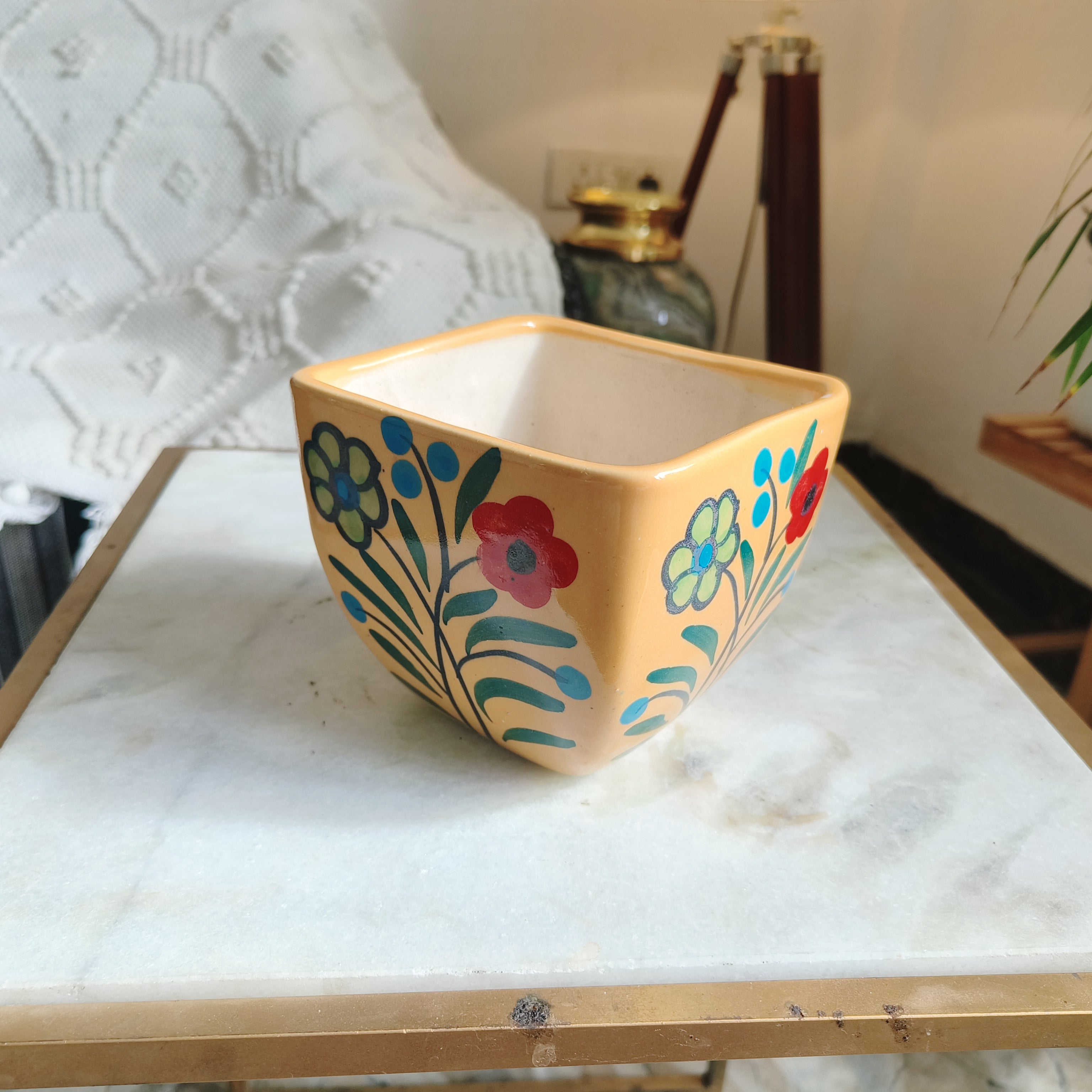 Yellow Color Pot with white flower Print size 4.5 inch