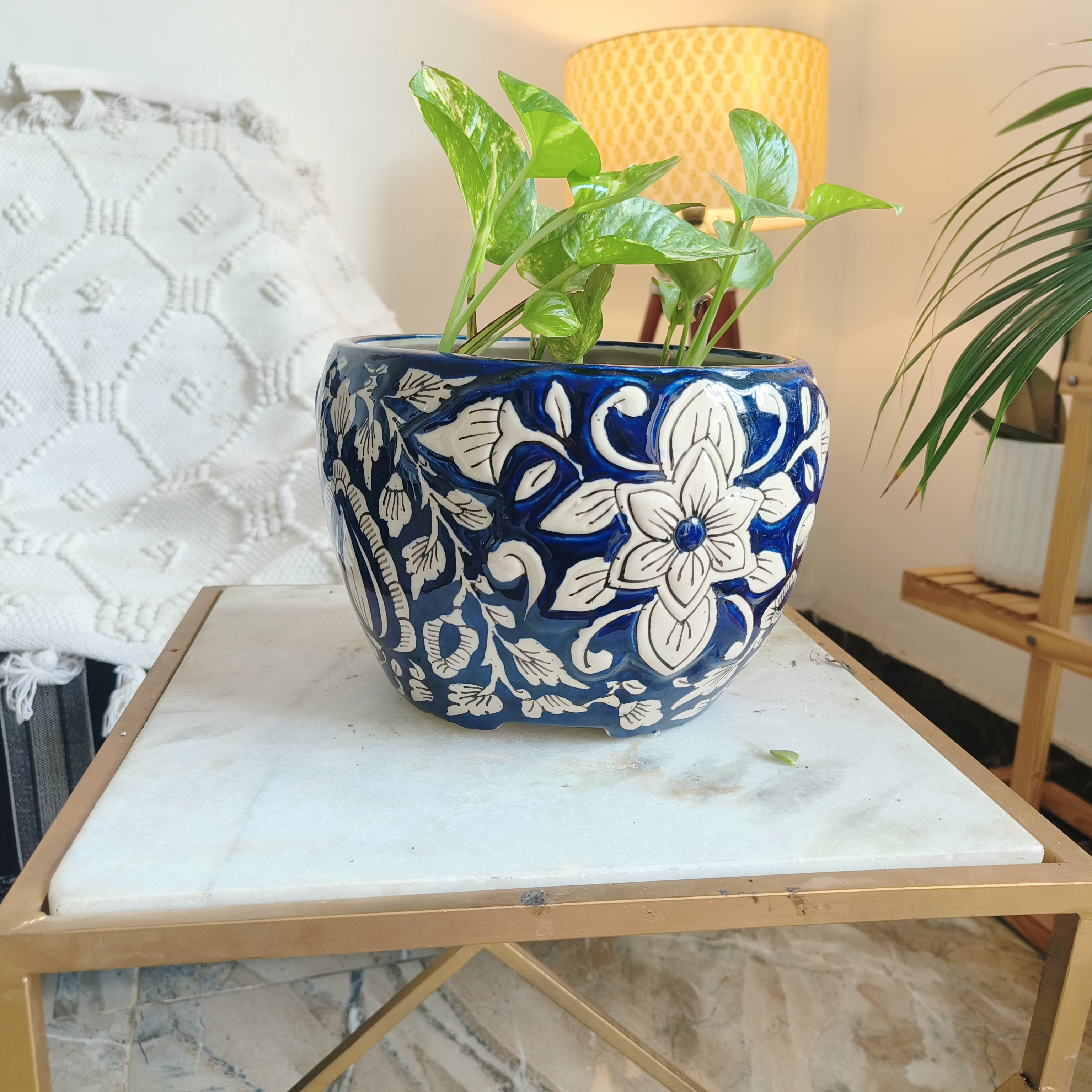 Mughal style with white flower print ceramic pot size 20 by 15 cm