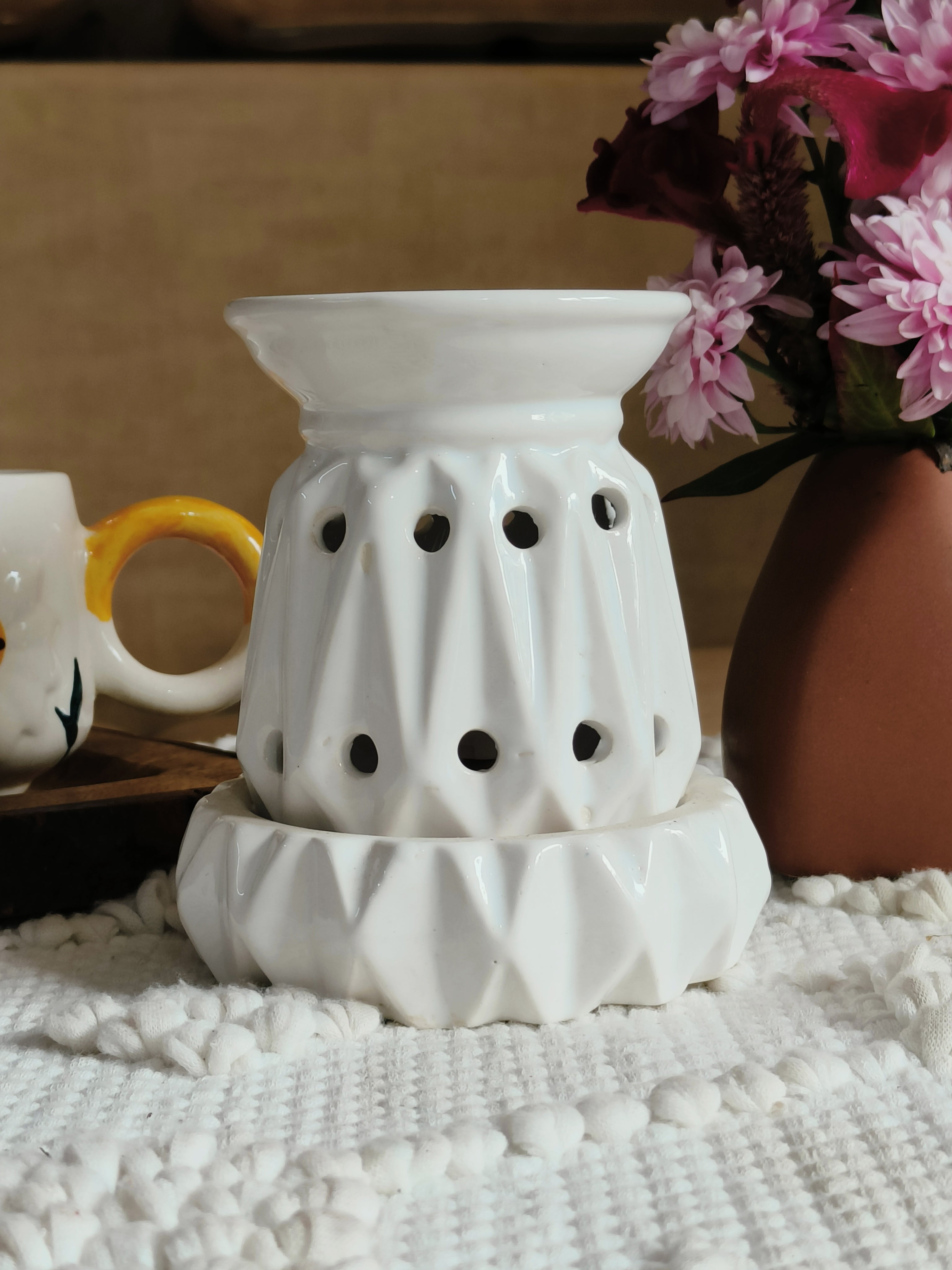 Electric aroma diffuser ( Self Pattern Shape )