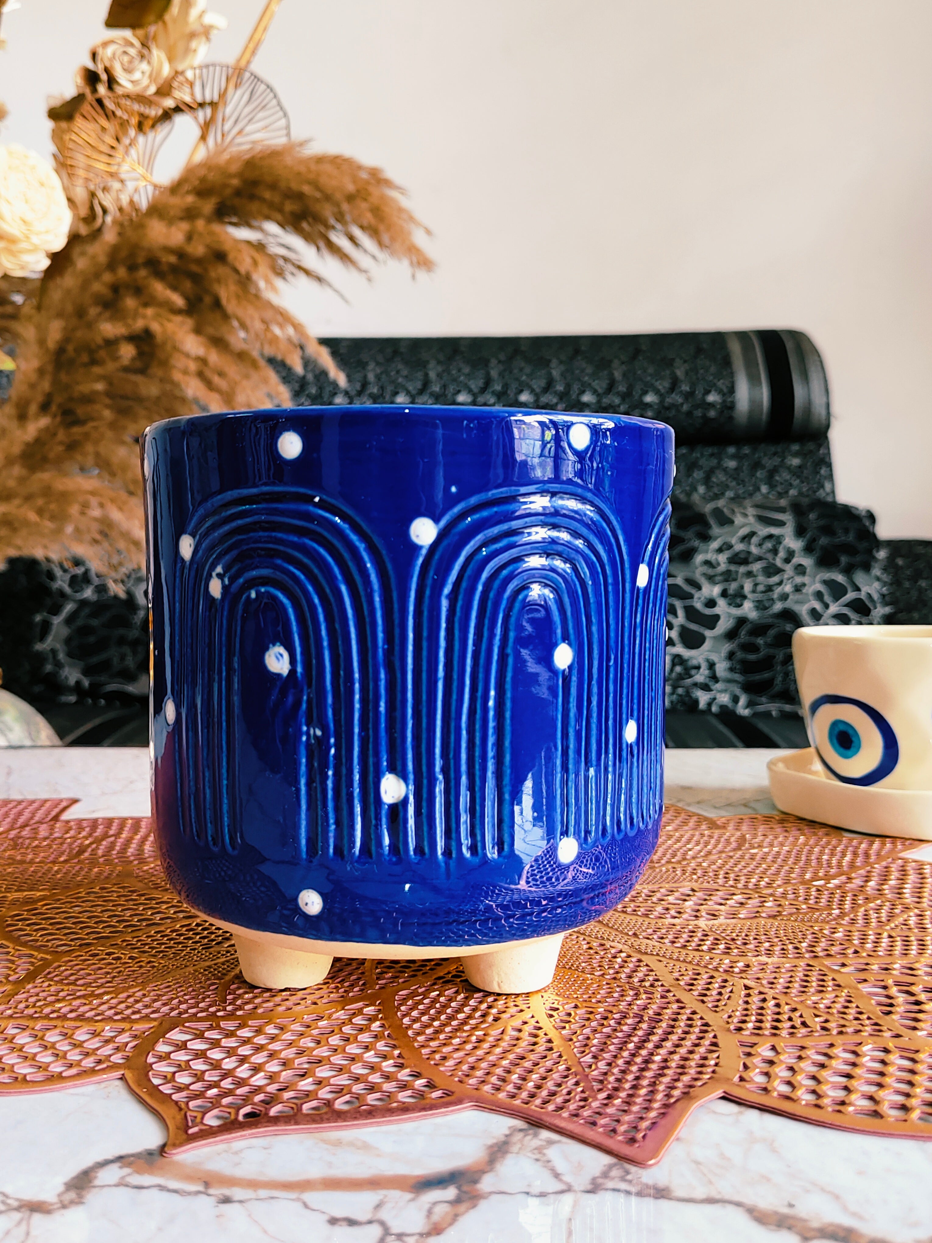Abstract pot 6 inches